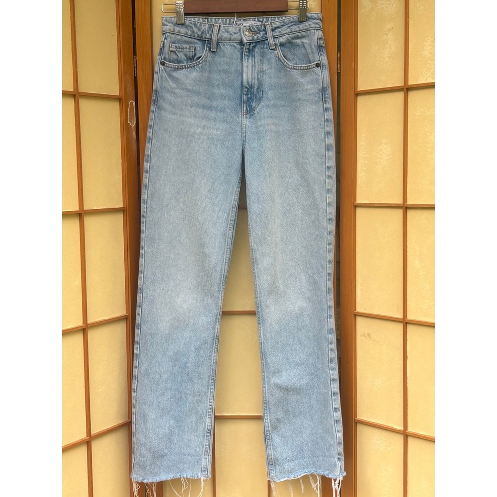 Zara High Rise Straight Leg Jeans Light Light Wash Blue Raw Frayed Hem Size 2